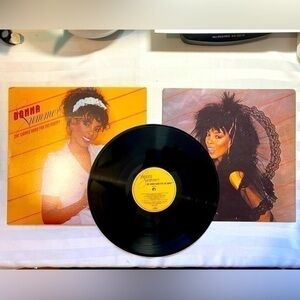 - DONNA SUMMERS-She Works Hard For The Money 1983 original vinyl Lp album.